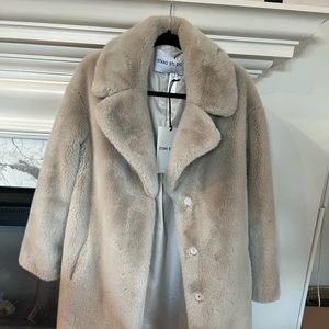 Brand new w/ tags Stand Studio faux fur coat, size S, color ecru (grey/beige).